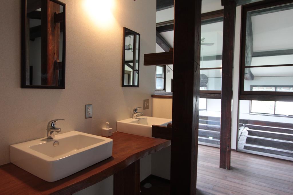 Soy Bed & Breakfast Takayama  Bagian luar foto